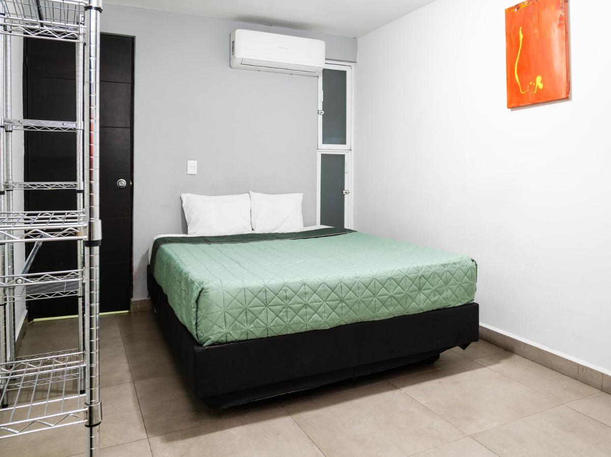 Adhoc Express Hotel Monterrey Eksteriør billede